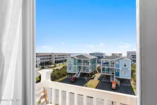 105 SE 58th St, Oak Island, NC 28465 - Photo 3