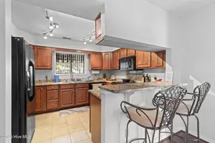 1305 2 Mile Cir E, Wilmington, NC 28405 - Photo 9