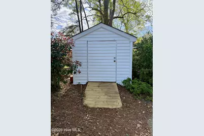 903 E Woodlawn Drive, Williamston, NC 27892 - Photo 13