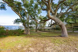3904 Emerald Dr, Emerald Isle, NC 28594 - Photo 23