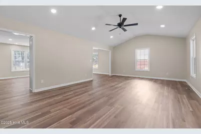 215 Beech Street, Hamlet, NC 28345 - Photo 3