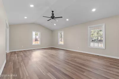 215 Beech Street, Hamlet, NC 28345 - Photo 5