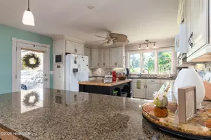810 Madam Moores Ln, New Bern, NC 28562 - Photo 9
