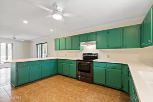 303 Live Oak St, Emerald Isle, NC 28594 - Photo 23