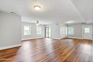303 Live Oak St, Emerald Isle, NC 28594 - Photo 11