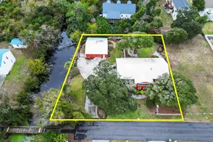 303 Live Oak St, Emerald Isle, NC 28594 - Photo 9