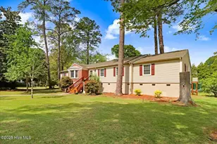 105 Harbor Dr, Washington, NC 27889 - Photo 1