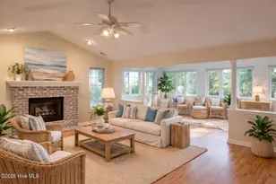 102 Chestnut Ct, Pine Knoll Shores, NC 28512 - Photo 5