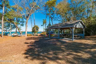 102 Chestnut Ct, Pine Knoll Shores, NC 28512 - Photo 31