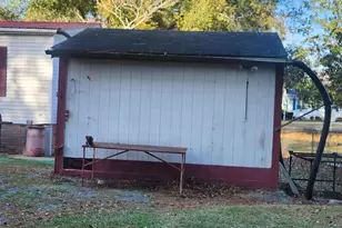 723 W Broad St, Beulaville, NC 28518 - Photo 9