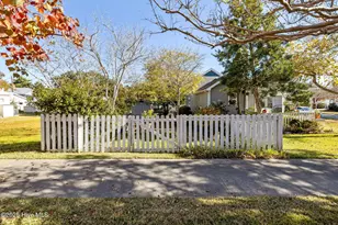 1112 Shepard St, Morehead City, NC 28557 - Photo 35