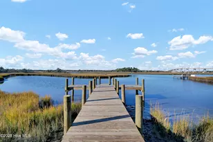 705 S Topsail Dr, Surf City, NC 28445 - Photo 19