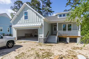418 Raven Gln Dr, Southport, NC 28461 - Photo 1