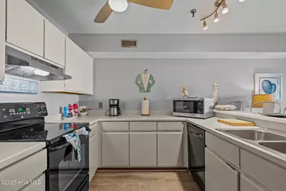 111 Florida Avenue #Apt 3, Carolina Beach, NC 28428 - Photo 29