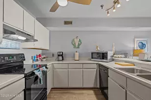 111 Florida Ave, Carolina Beach, NC 28428 - Photo 29