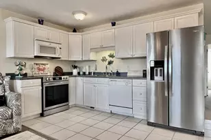 305 N Topsail Dr, Surf City, NC 28445 - Photo 7