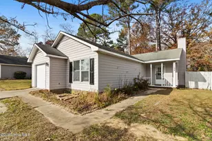 1132 Hoke Loop Rd, Fayetteville, NC 28314 - Photo 9