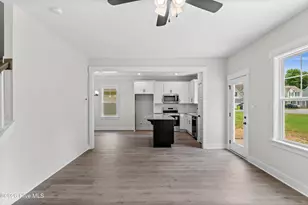 318 Hawks Bluff Dr, New Bern, NC 28560 - Photo 5