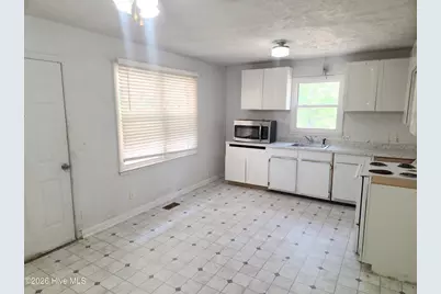 616 N Pine Street, Roseboro, NC 28382 - Photo 5