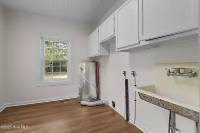 301 W Central Street, Maxton, NC 28364 - Photo 35