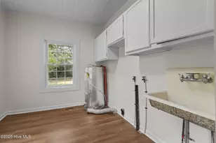 301 W Central St, Maxton, NC 28364 - Photo 35