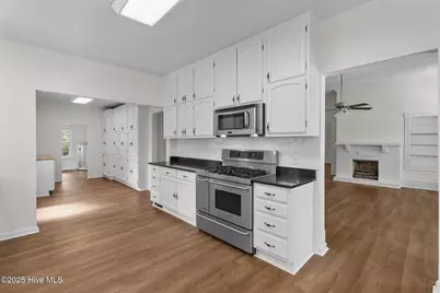 301 W Central Street, Maxton, NC 28364 - Photo 29