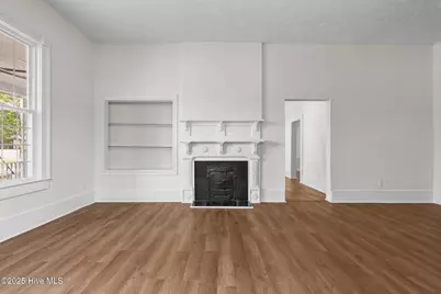 301 W Central Street, Maxton, NC 28364 - Photo 17