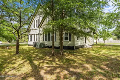 301 W Central Street, Maxton, NC 28364 - Photo 111