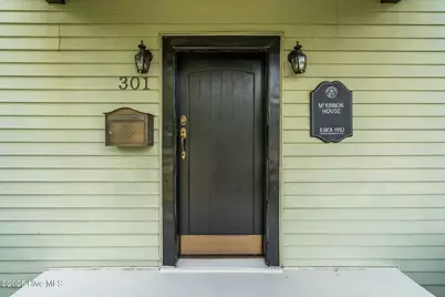 301 W Central Street, Maxton, NC 28364 - Photo 9