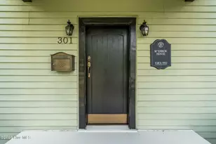 301 W Central St, Maxton, NC 28364 - Photo 9