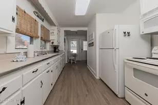 520 W Corbett Ave, Swansboro, NC 28584 - Photo 15
