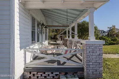 520 W Corbett Avenue, Swansboro, NC 28584 - Photo 5