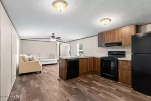 3664 Lakeview Dr SW, Supply, NC 28462 - Photo 5