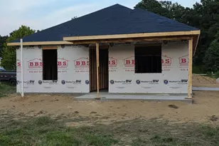 15 Edgewood St, Clarkton, NC 28433 - Photo 1