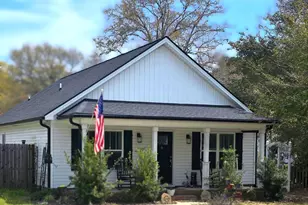 134 Hillside St, Clarkton, NC 28433 - Photo 1