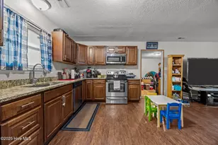 1004 Springdale Dr, Jacksonville, NC 28540 - Photo 7