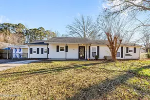 1004 Springdale Dr, Jacksonville, NC 28540 - Photo 1