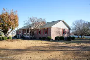 347 Stewart Cir, Whiteville, NC 28472 - Photo 5