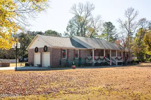 347 Stewart Cir, Whiteville, NC 28472 - Photo 3