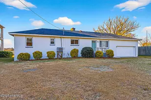 304 Madam Moores Ln, New Bern, NC 28562 - Photo 5