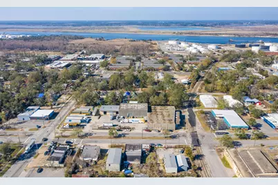 1403 S 5th Avenue, Wilmington, NC 28401 - Photo 3