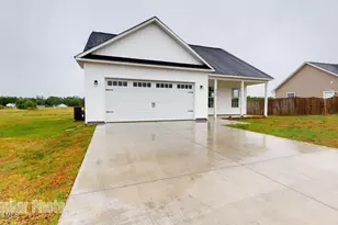313 Starky Dr, Richlands, NC 28574 - Photo 3