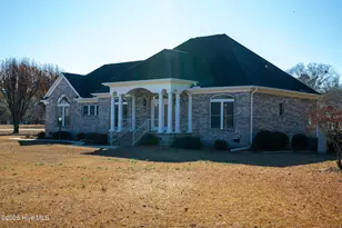 27 Stewart Cir, Whiteville, NC 28472 - Photo 3
