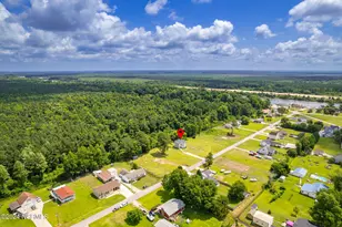 335 Country Club Ln, Newport, NC 28570 - Photo 3