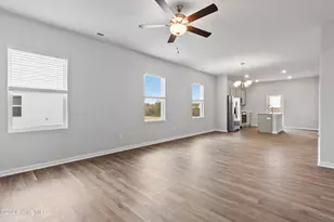 628 S Squires Run Ln, Richlands, NC 28574 - Photo 5