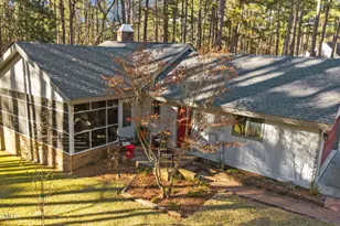 15740 Fox Ln, Wagram, NC 28396 - Photo 9