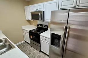 2506 Bluff View Ct, Greenville, NC 27834 - Photo 7