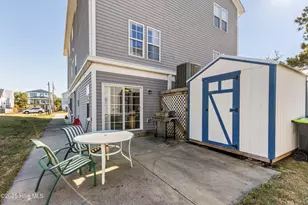 1208 Bonito Ln, Carolina Beach, NC 28428 - Photo 9