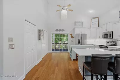 105 SE 17th Street, Oak Island, NC 28465 - Photo 9