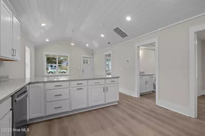 613 Mulberry Street, Beaufort, NC 28516 - Photo 9